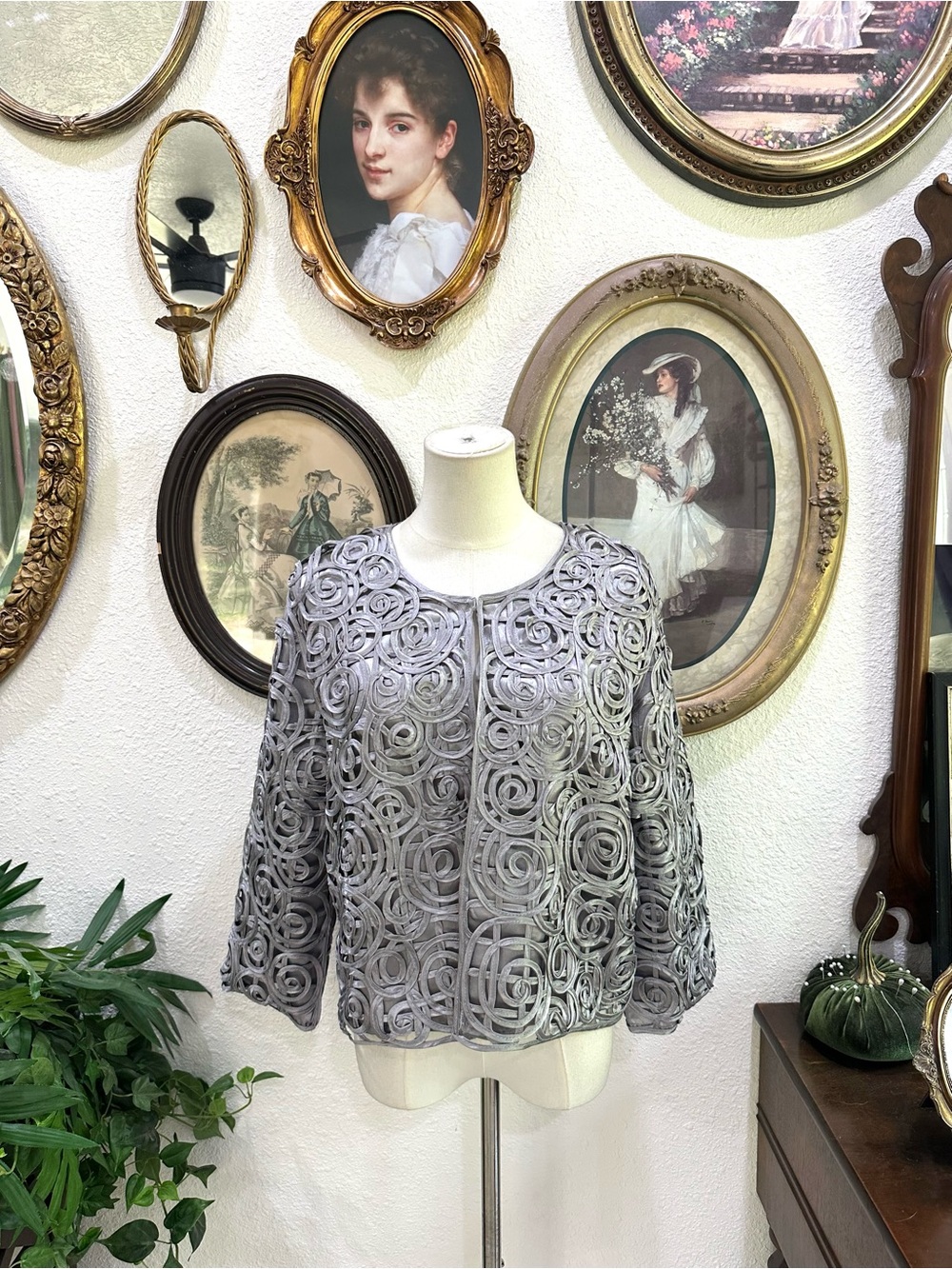 T&J Designs Silver-Gray Rose Swirl Openwork Jacket